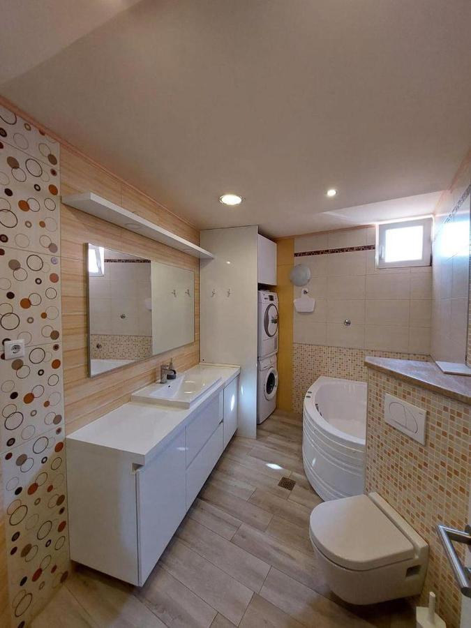 Guest House Klara Solin Zewnętrze zdjęcie